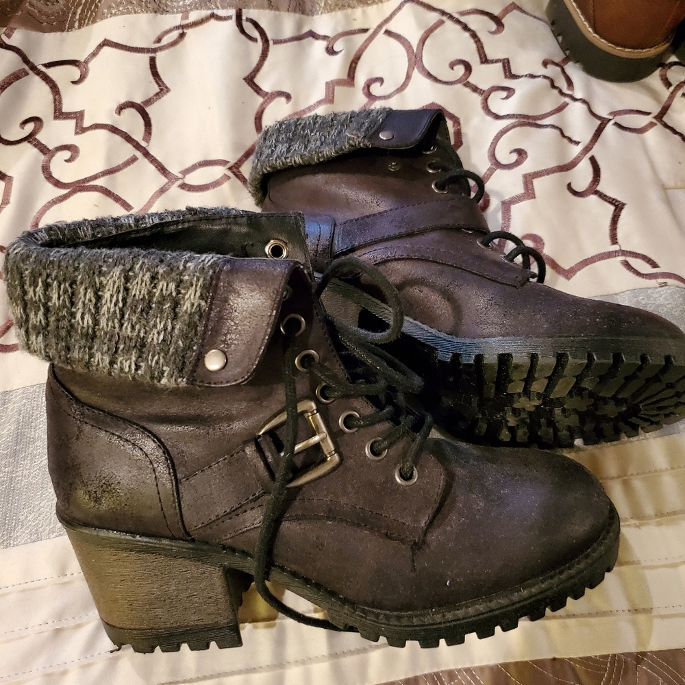 Short boots